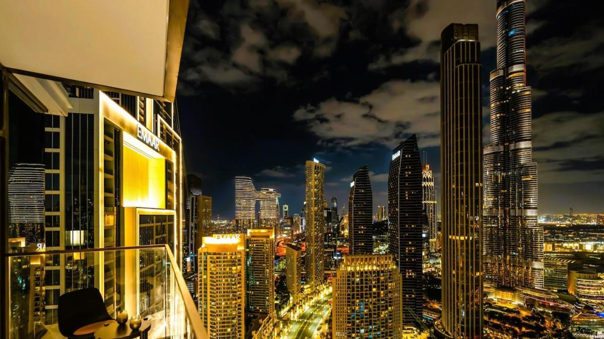 Modern High Rise 2br With Burj Khalifa Views, Steps From Opera And Near Mall Dubaï