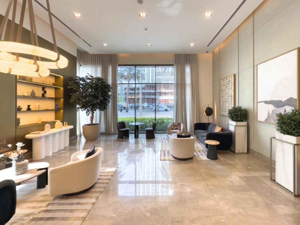 Appartement Modern High Rise 2br With Burj Khalifa Views, Steps From Opera And Near Mall