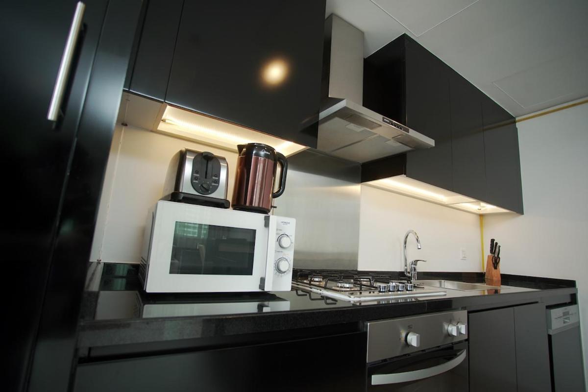 Amazing Three Bedroom Burj Khalifa View- Downtown *