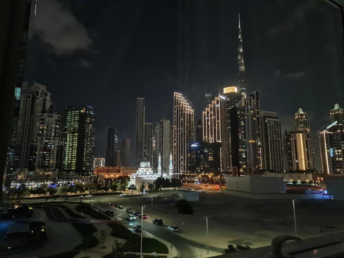 Amazing Three Bedroom Burj Khalifa View- Downtown * Dubaï