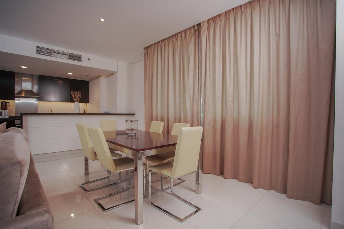 Amazing Three Bedroom Burj Khalifa View- Downtown *