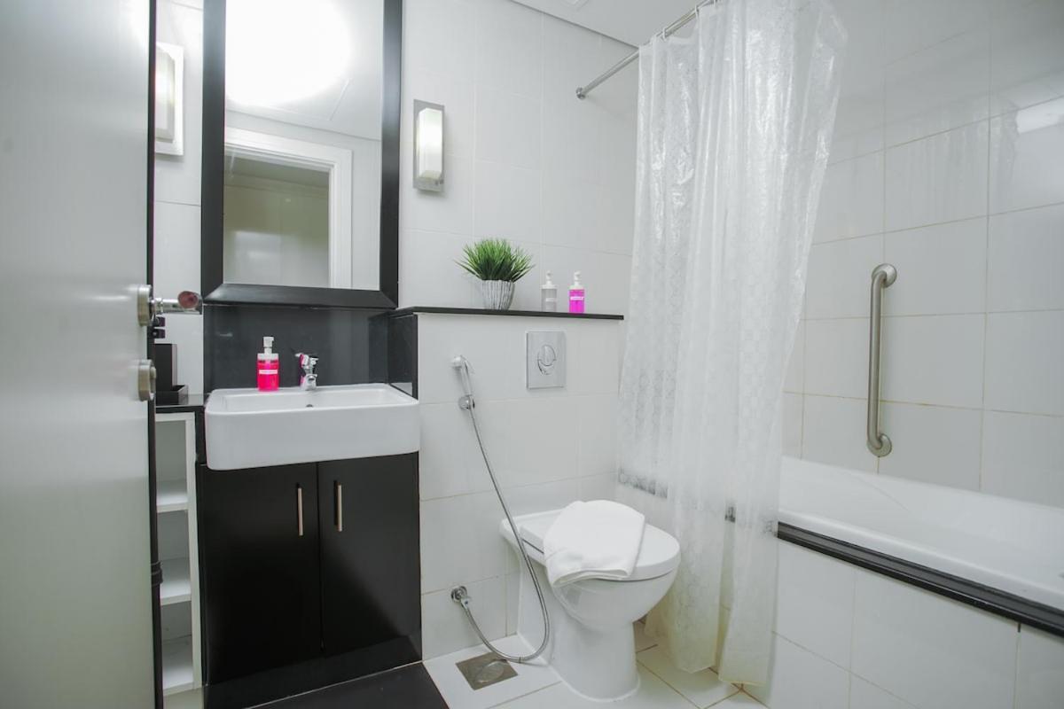 Amazing Three Bedroom Burj Khalifa View- Downtown * Dubaï