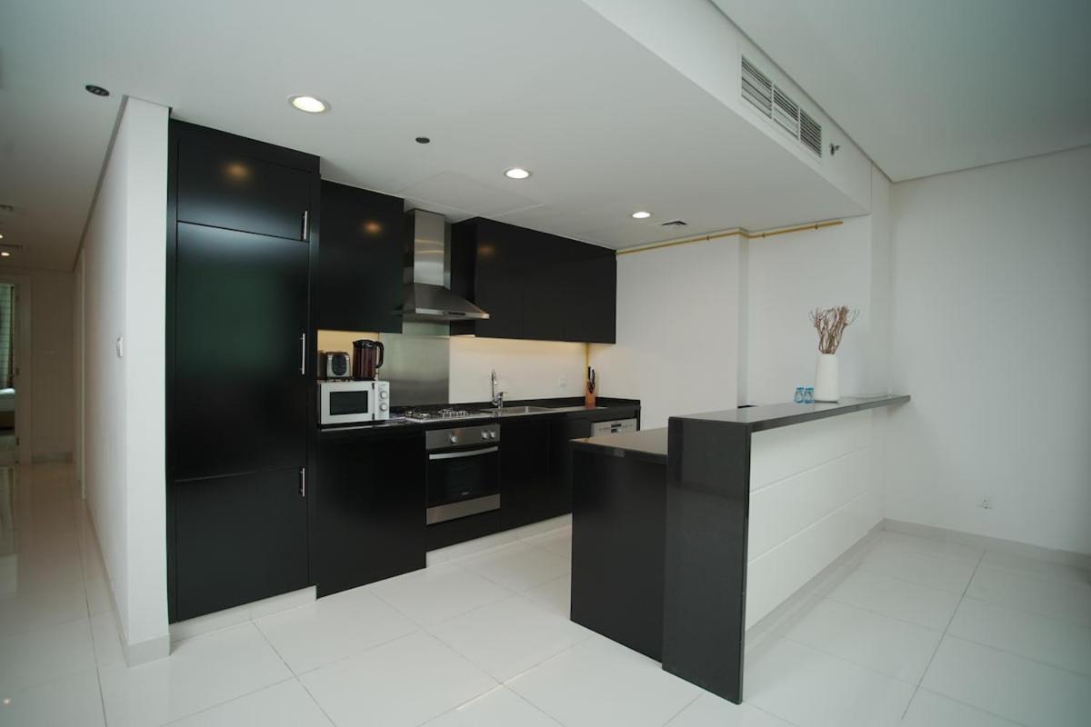 Amazing Three Bedroom Burj Khalifa View- Downtown *
