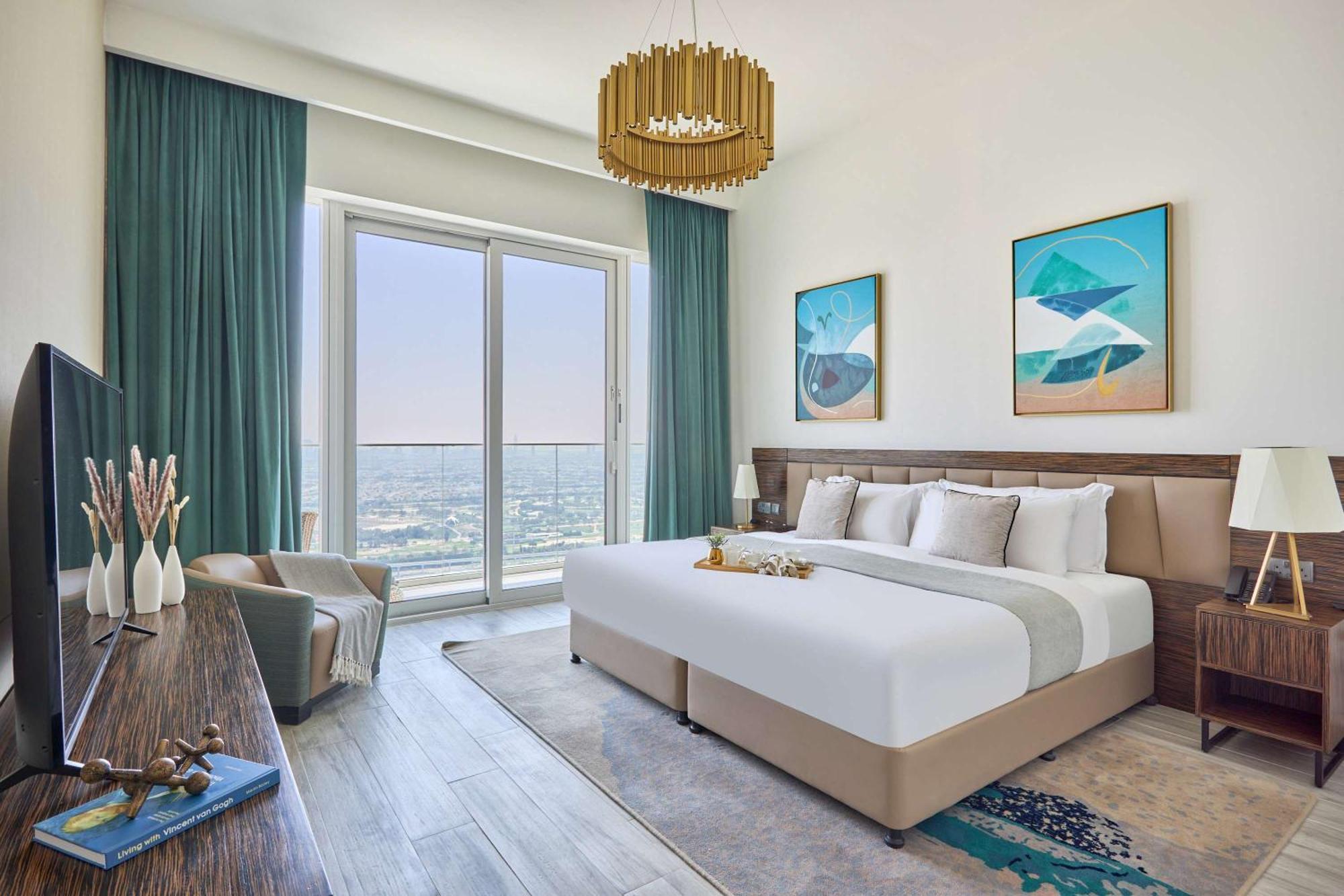 Frank Porter - Avani Palm View