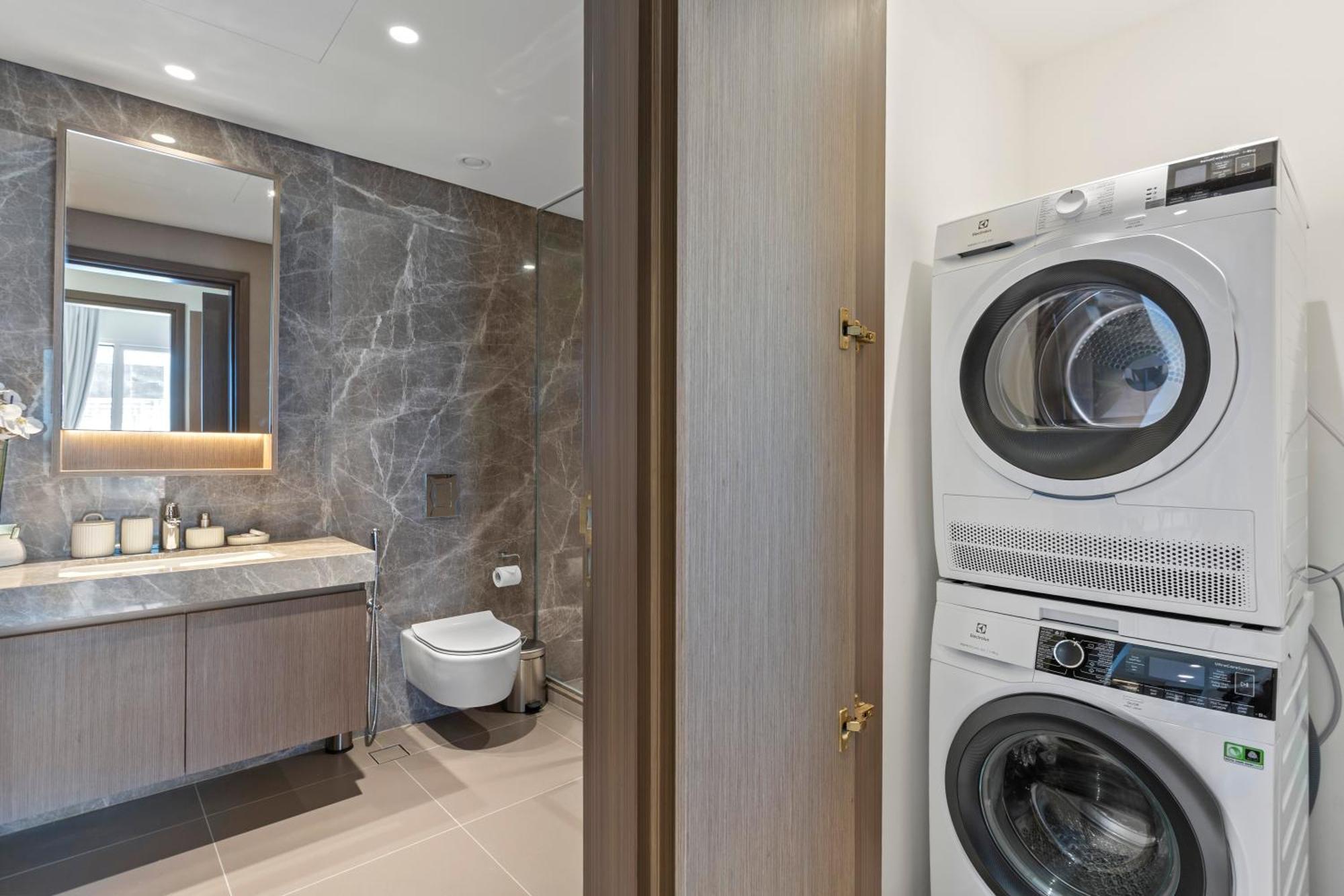 Lejlighed Coastal Elegance 1-bedroom In Grand Bleu Dubai