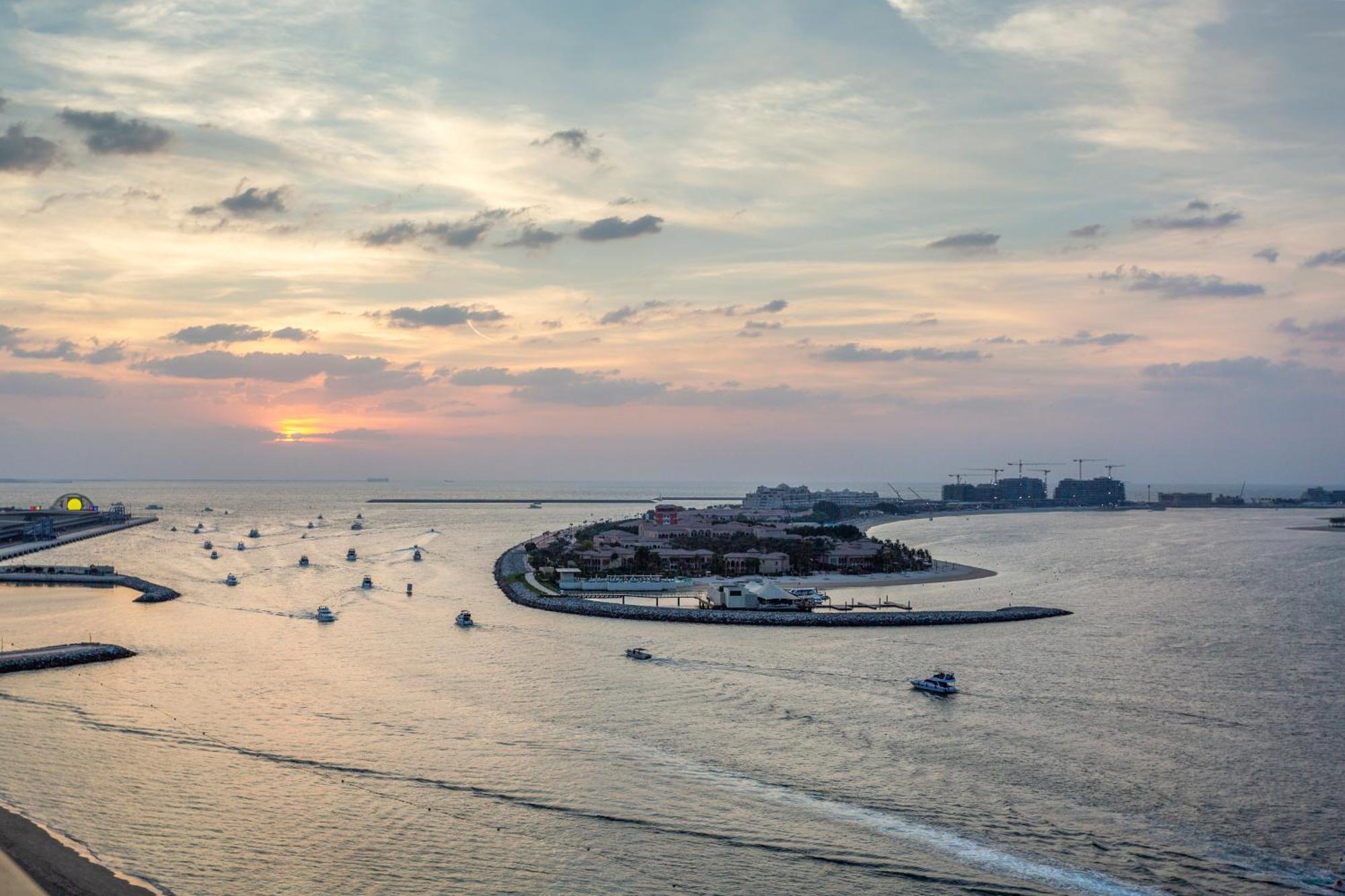 Lejlighed Coastal Elegance 1-bedroom In Grand Bleu Dubai