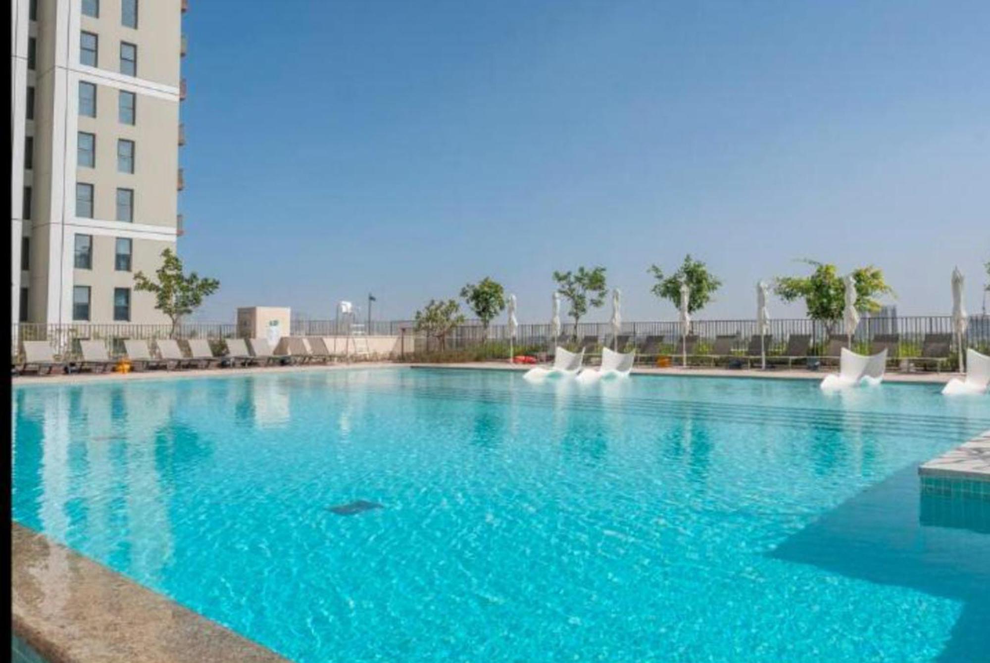 Fresh & Stylish 2br Living At Collective Tower 1 *