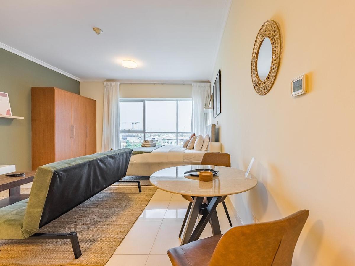 Stylish Escape In The Heart Of Jlt Appartement *