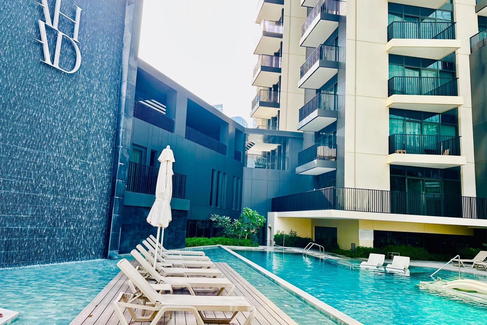 Vserve Modern Oasis Canal & Burj Views Dubaï