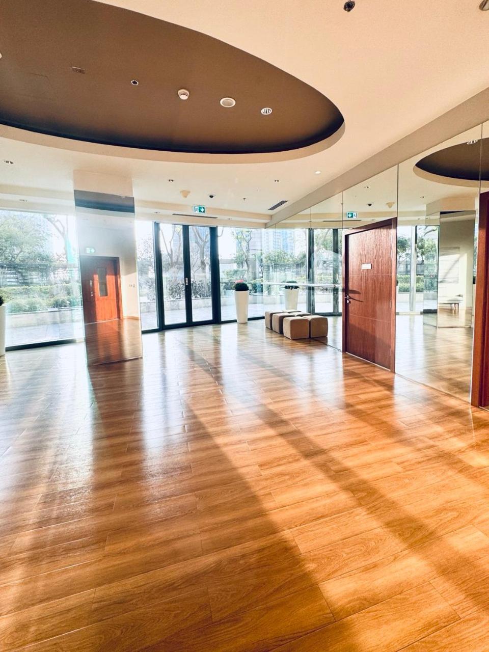 Burj Vista Luxury 2br ,full Burj Khalifa View ,direct Mall & Metro Access Appartement *