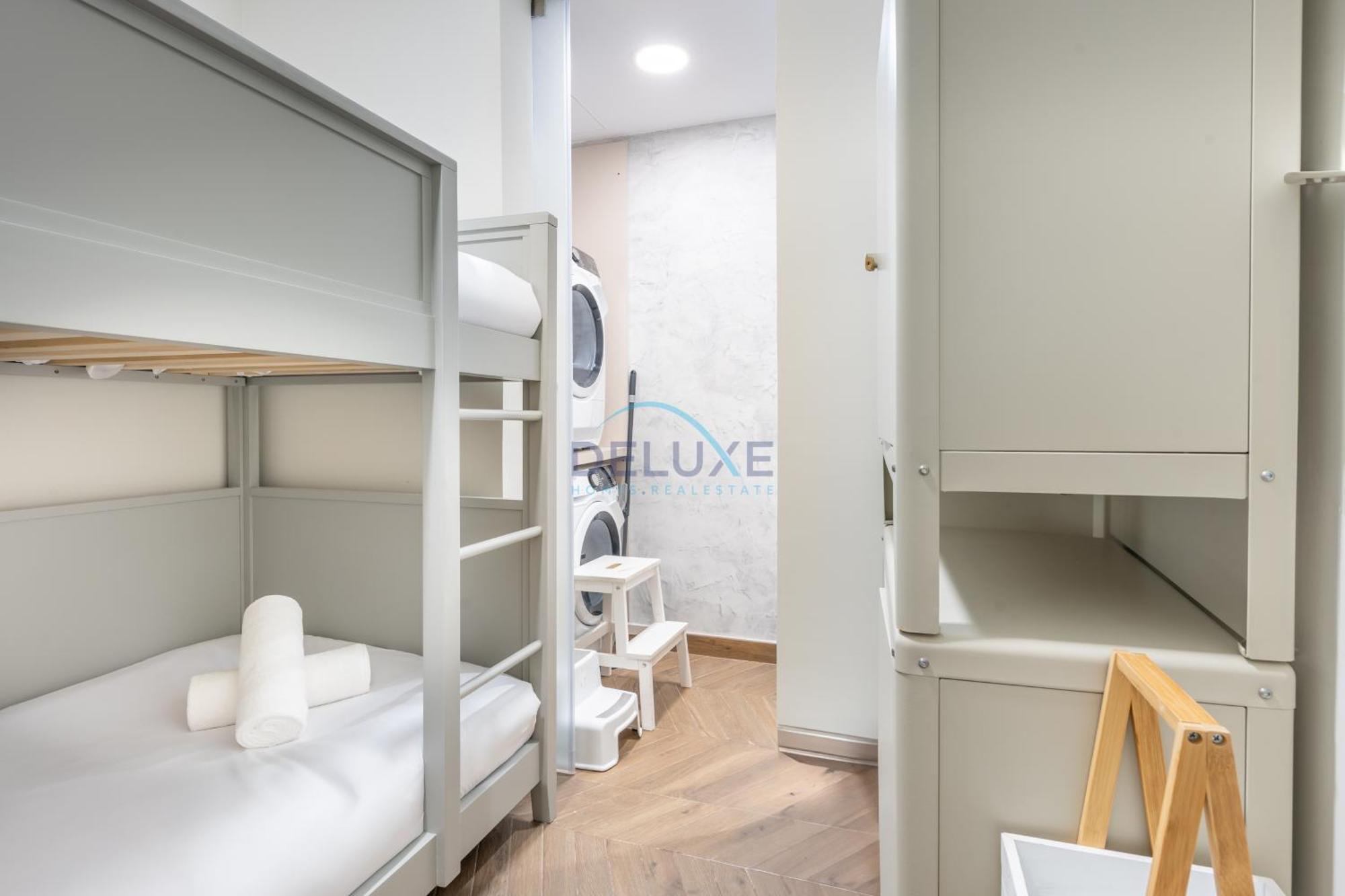 Appartement Beachfront 2br And Assistant's With Sea Views Terrace, Steps From Iconic Landmarks & Amenities, The Residences South, Palm Jumeirah By Deluxe Homes