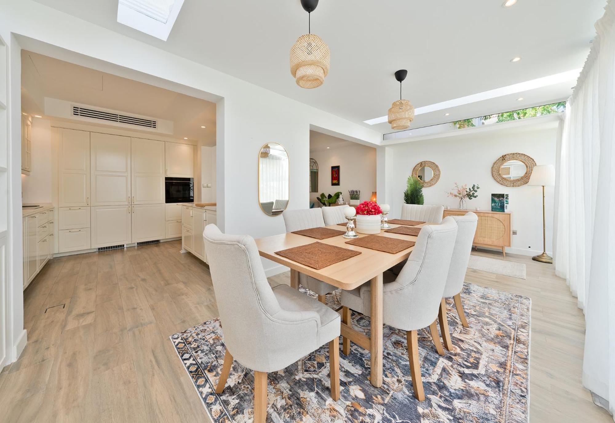 Villa Luxury Escapes - Luxury Short-term 2bhk Maids Dubaï