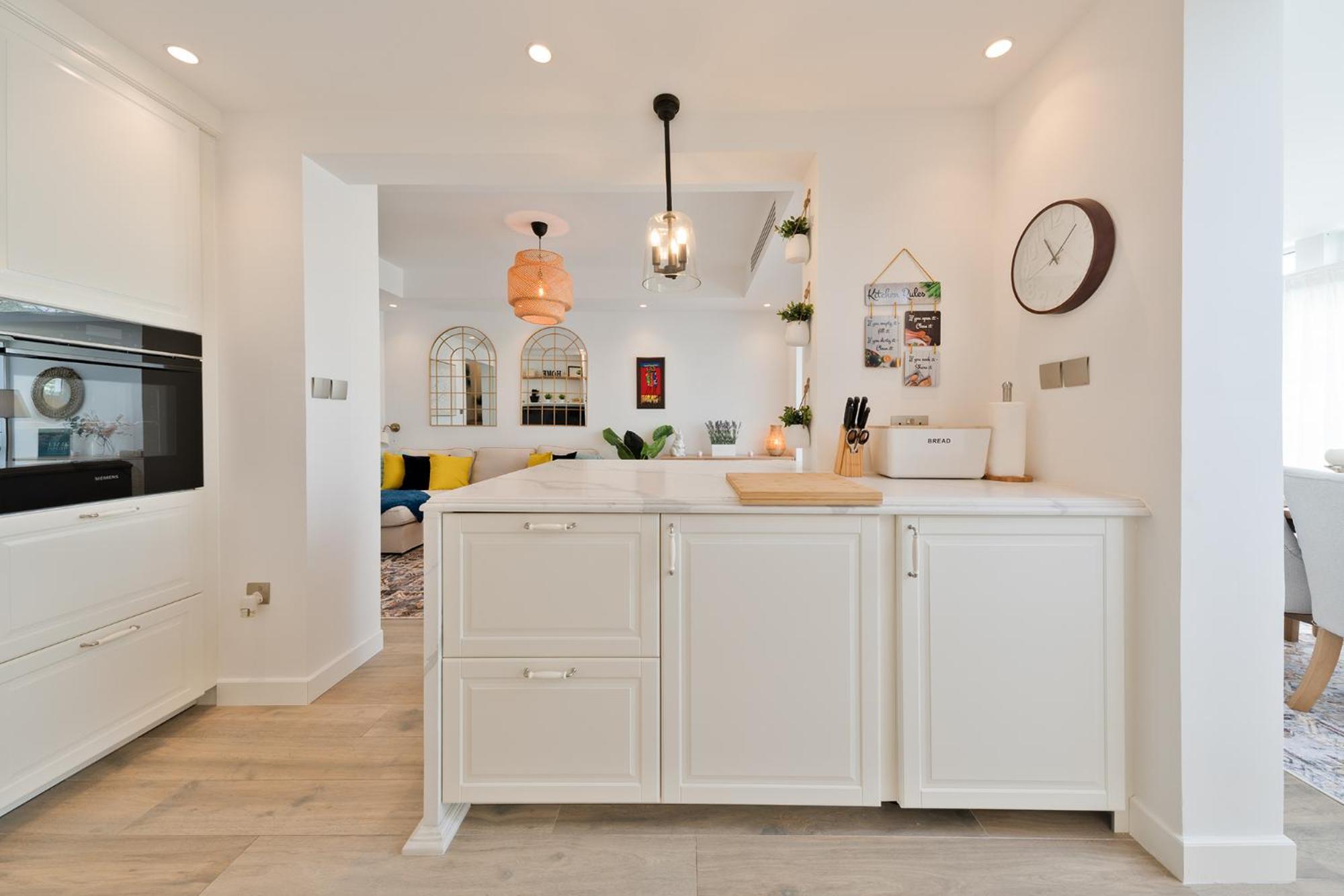 Villa Luxury Escapes - Luxury Short-term 2bhk Maids *