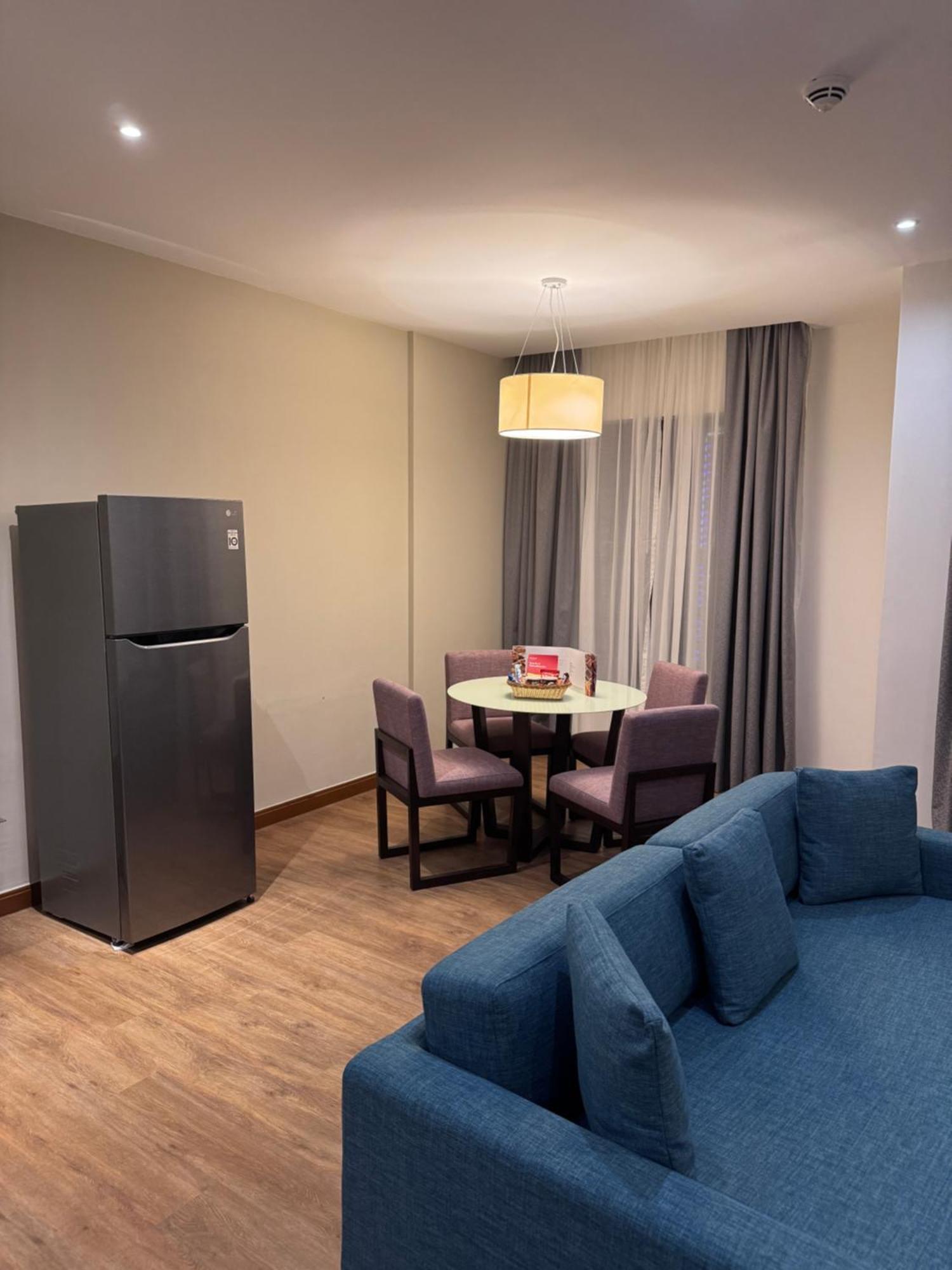 One Bedroom Partially Sea View In Jbr The Walk 4* Dubaï
