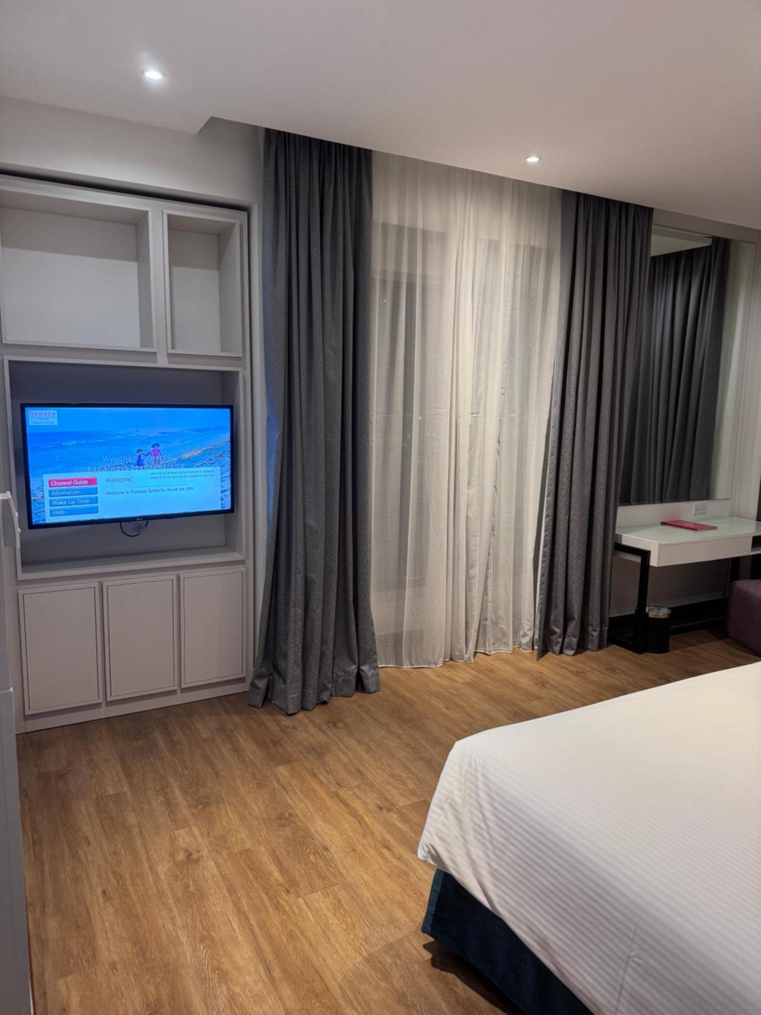 One Bedroom Partially Sea View In Jbr The Walk