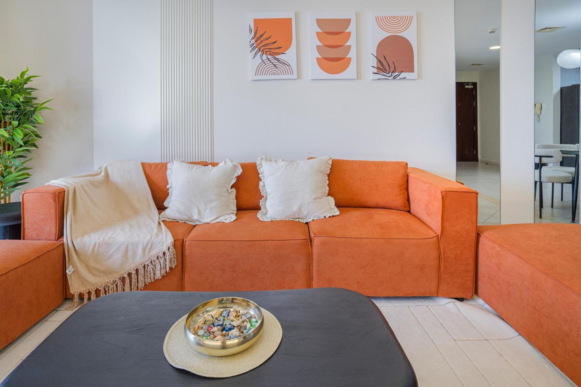 Apartamento 28- Affortable Cozy Living, Work Friendly, Longer Stays Next To Tram