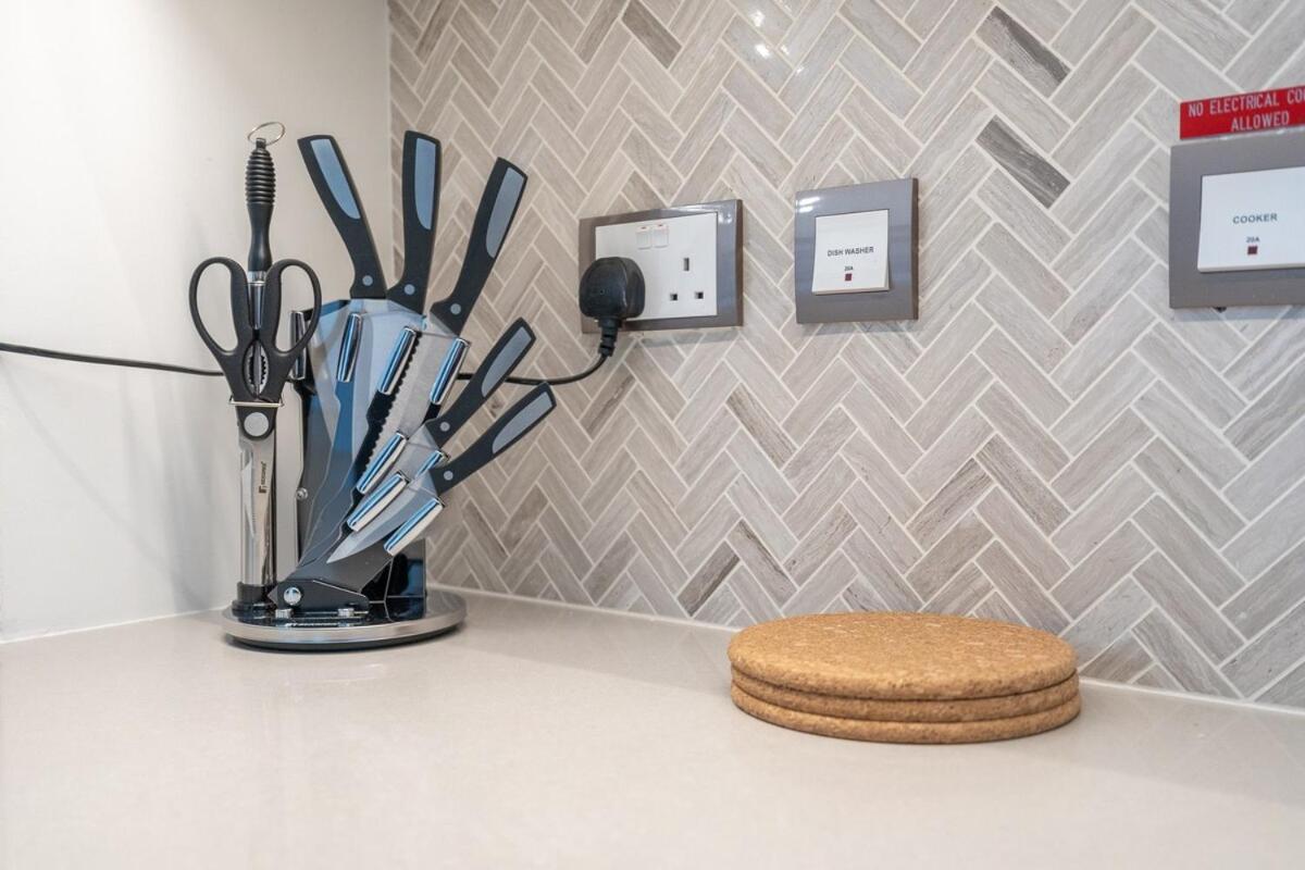 Bright & Elegant 2br In Creek Harbour