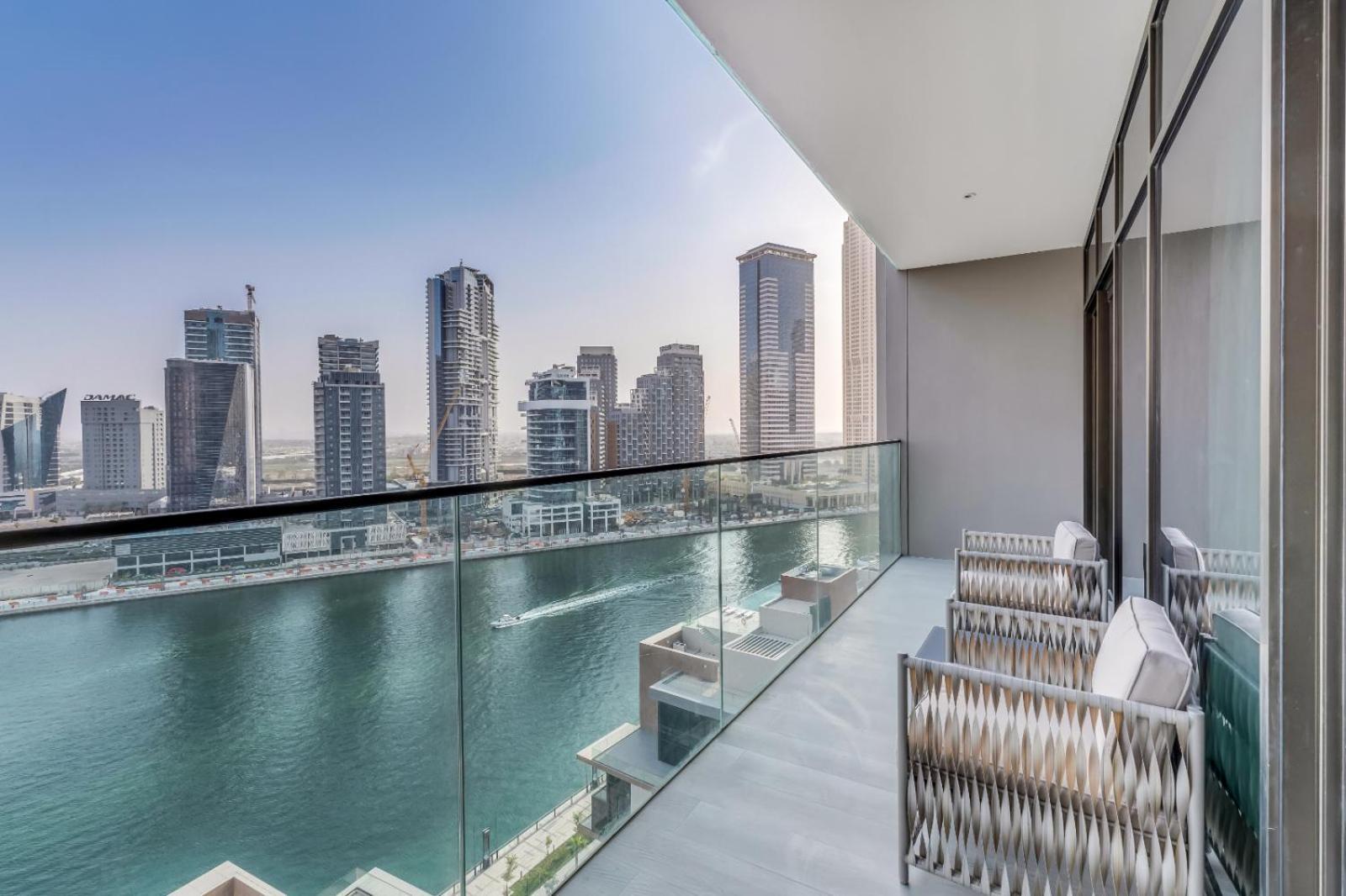 Spectacular Burj Khalifa & Canal View New 2br