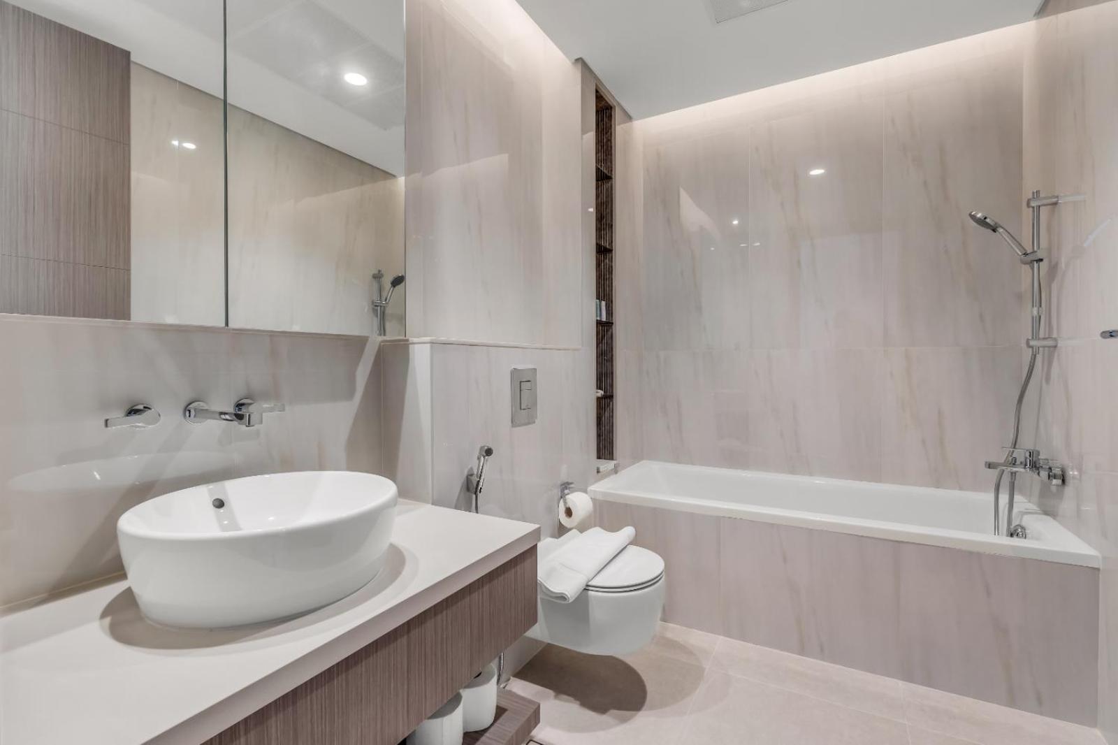 Spectacular Burj Khalifa & Canal View New 2br Appartement