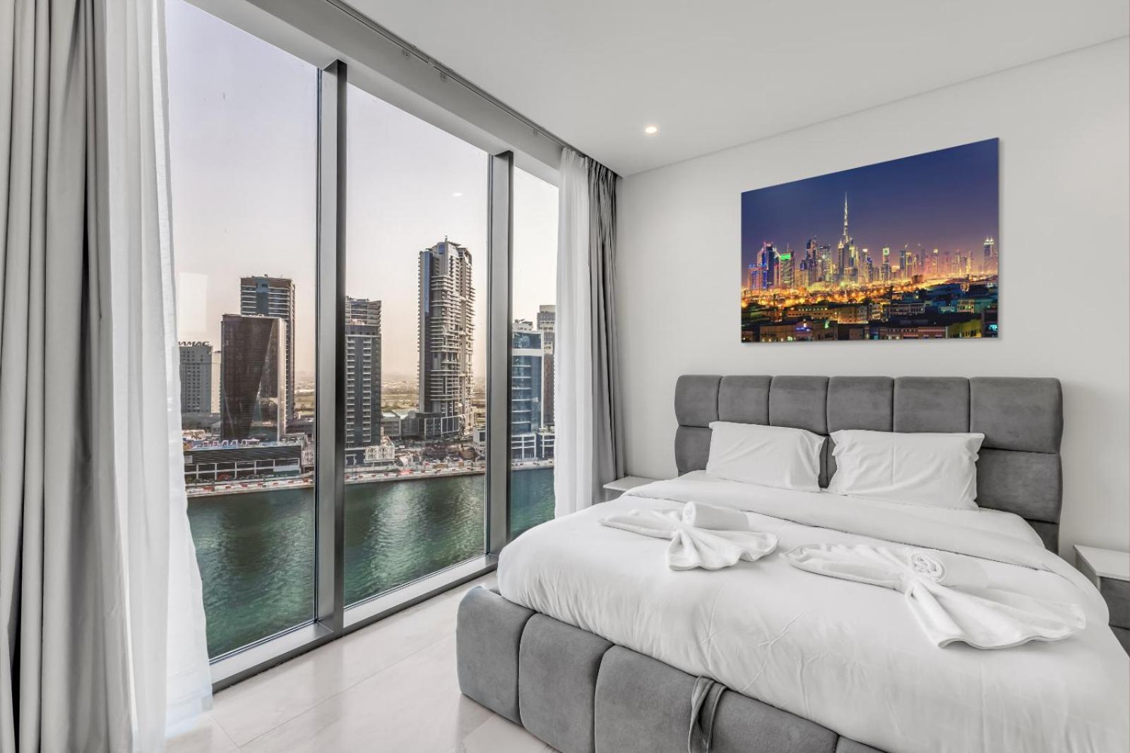 Spectacular Burj Khalifa & Canal View New 2br Dubaï