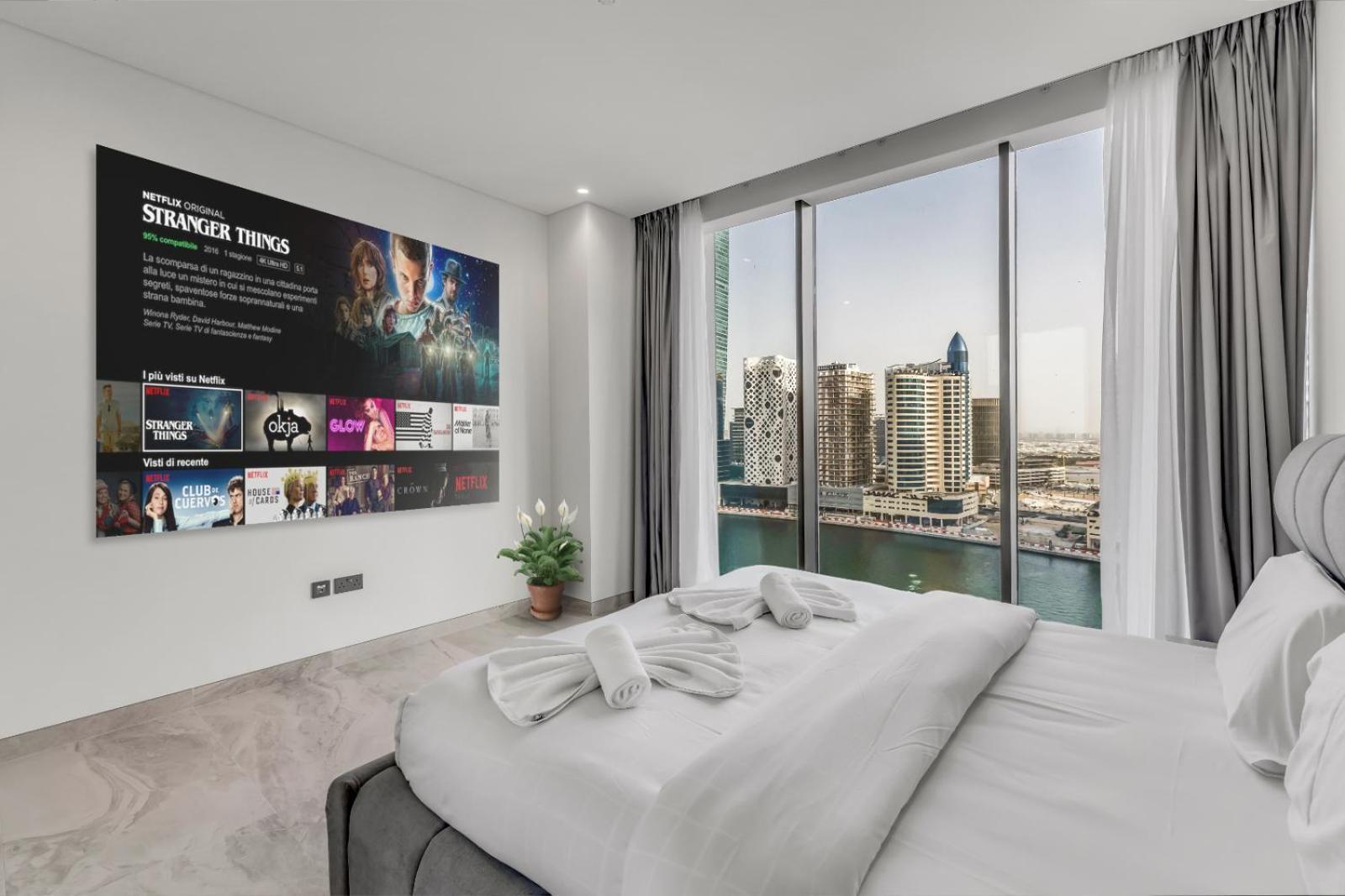Spectacular Burj Khalifa & Canal View New 2br