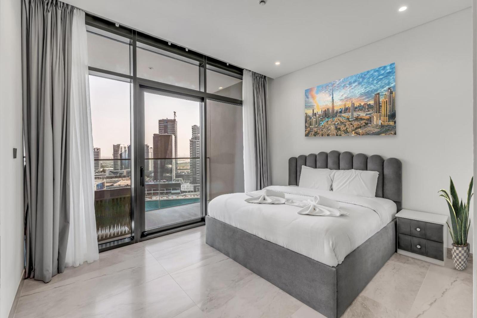 Spectacular Burj Khalifa & Canal View New 2br Appartement *