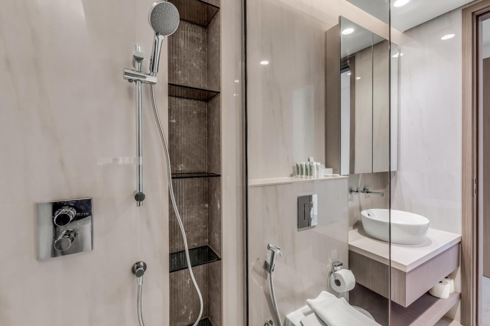 Spectacular Burj Khalifa & Canal View New 2br Appartement *