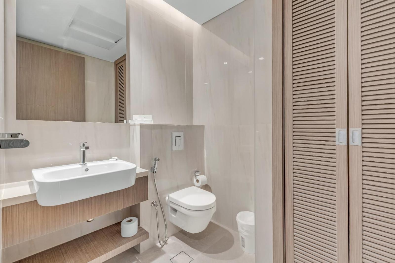 Spectacular Burj Khalifa & Canal View New 2br * Dubaï