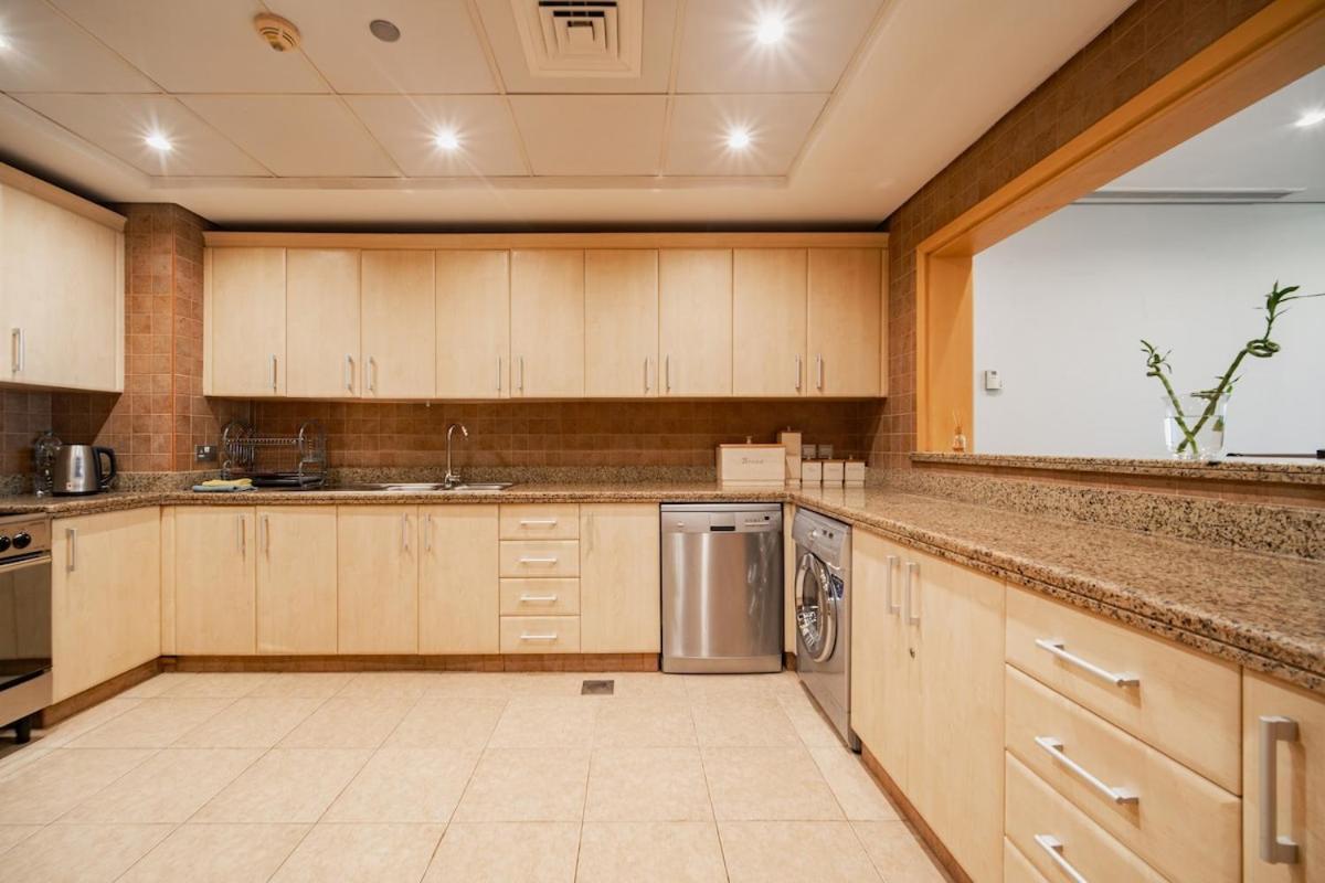 Your Private With Sea View & Crib - Palm 2br Lägenhet Dubai