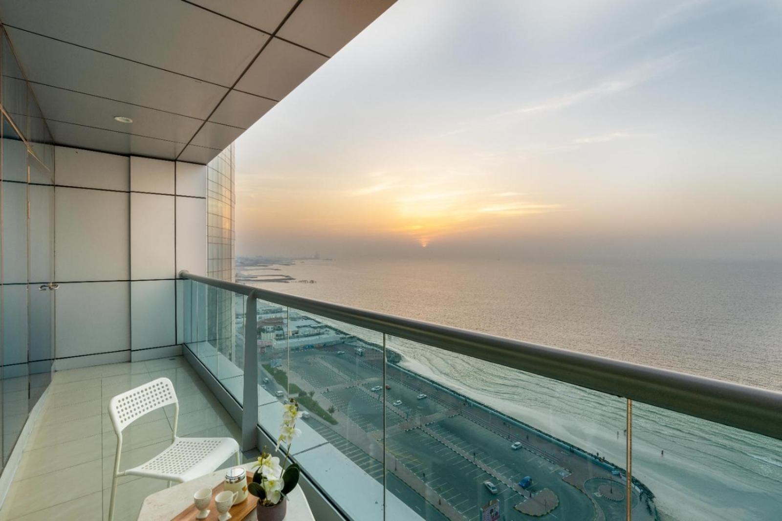 Ocean View Luxury 3br Duplex At Ajman Corniche Dubaï