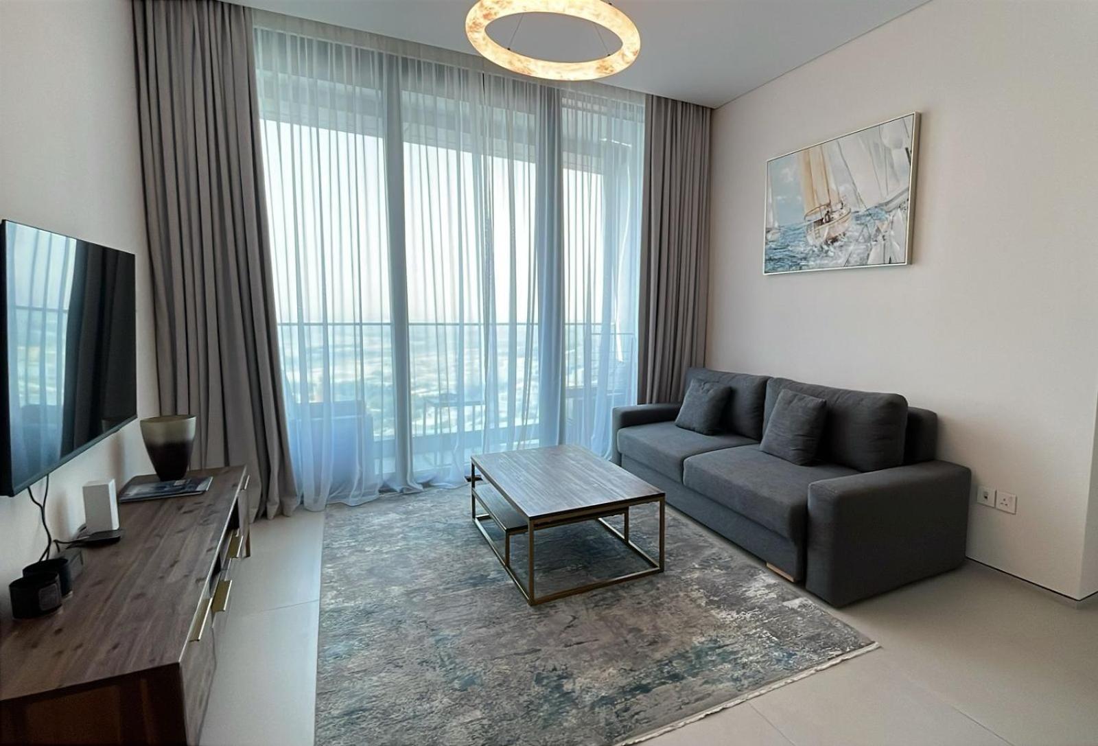 Stylish 1br Is Address Dubaï