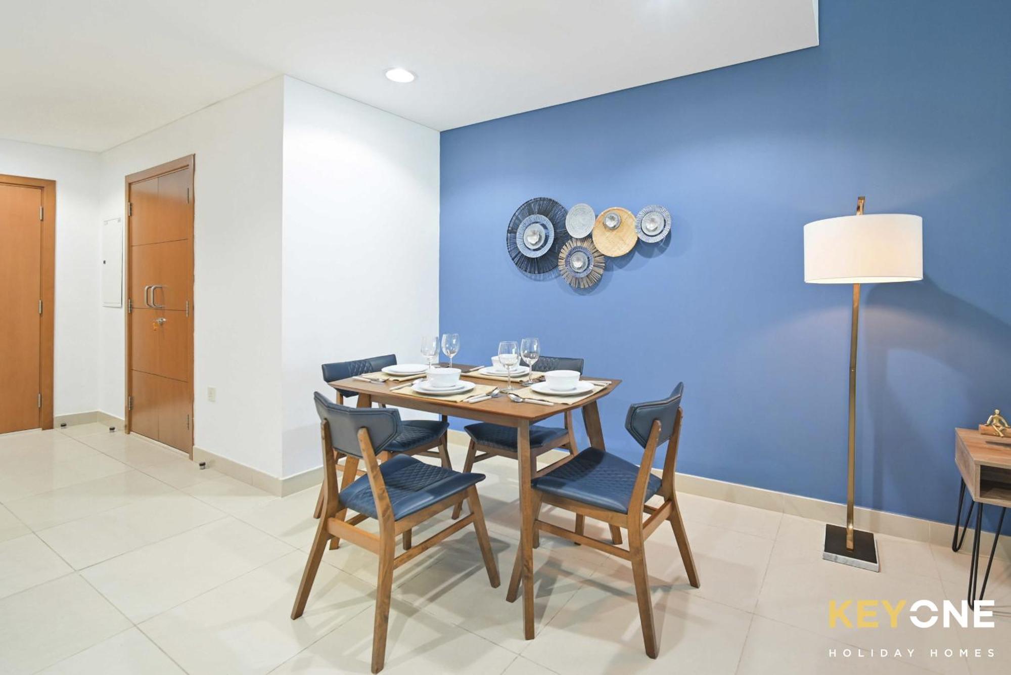 Fascinating Ocean Views In A One Bedroom Appartement *