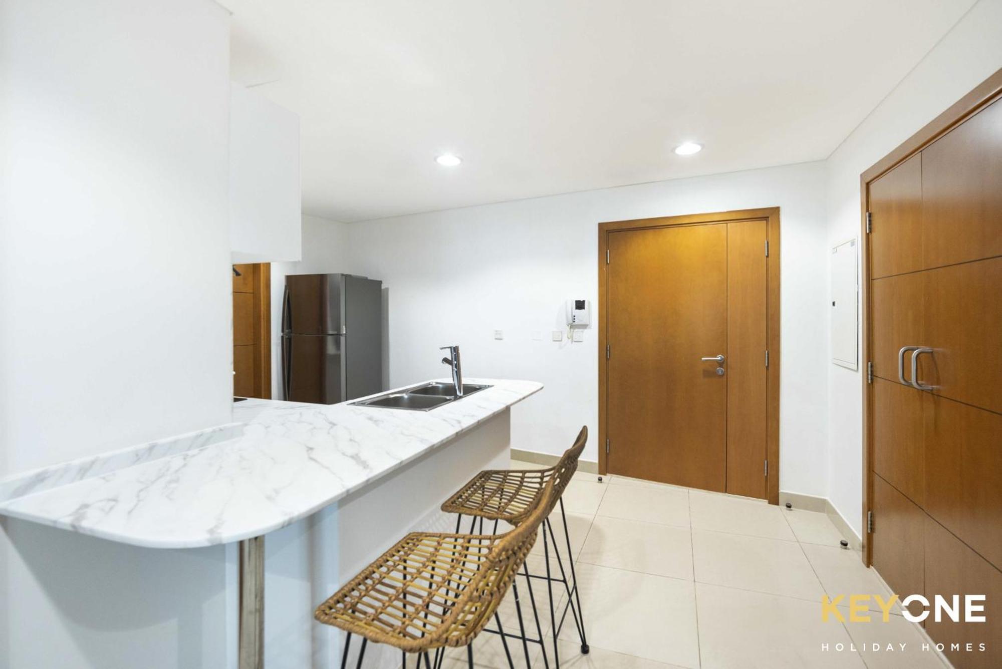 Fascinating Ocean Views In A One Bedroom *