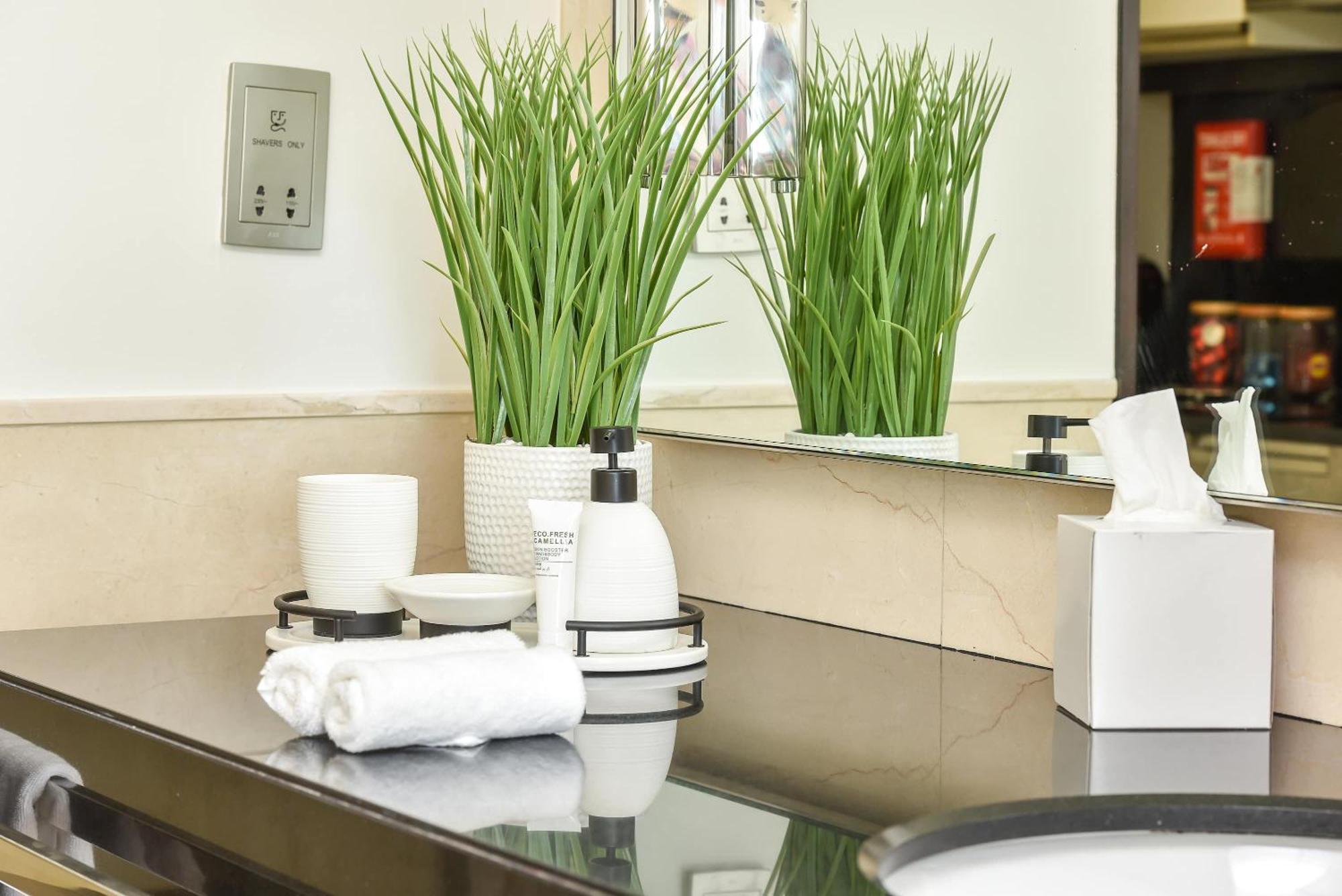 Luxury Living At The Address Marina! *