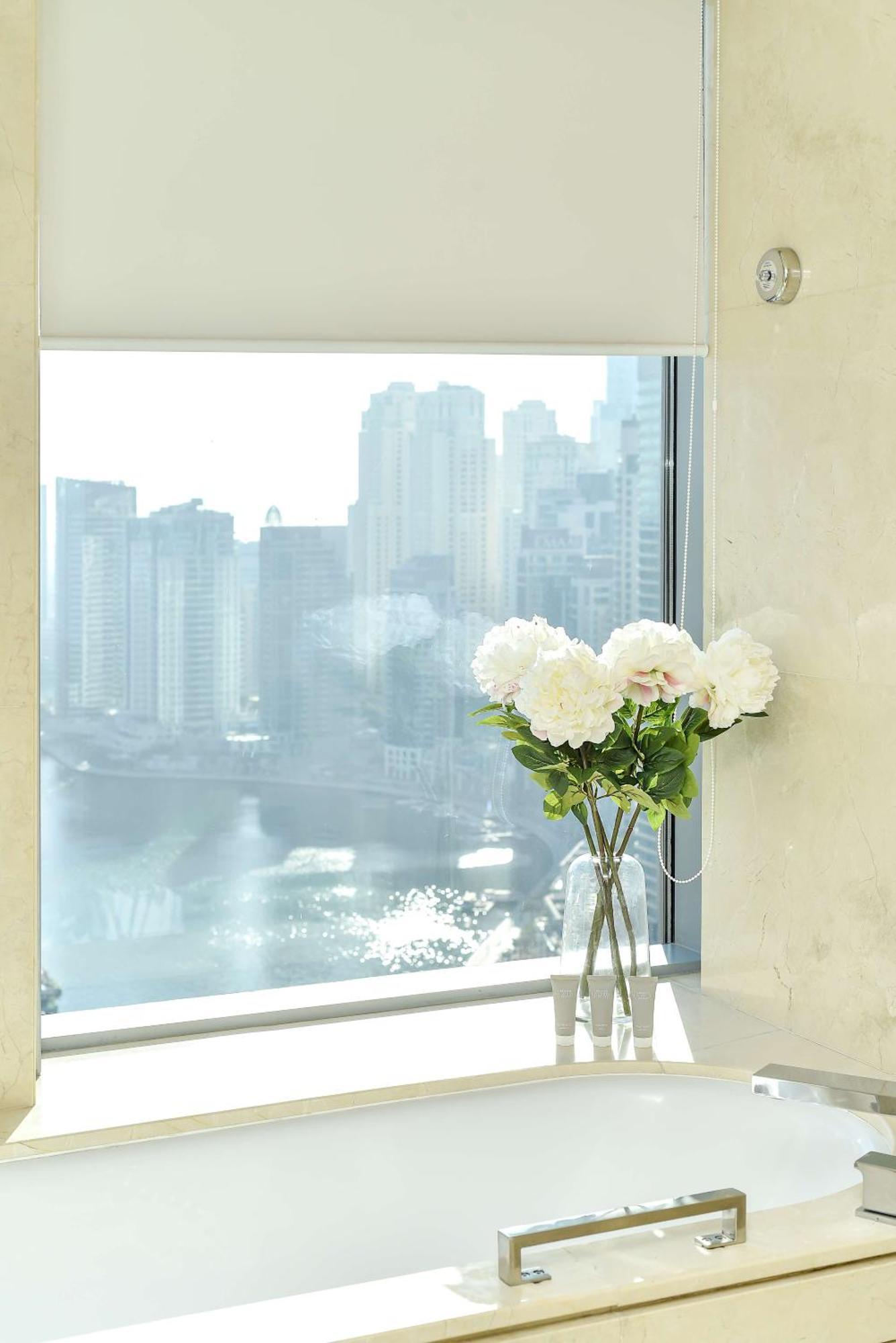 Luxury Living At The Address Marina! *