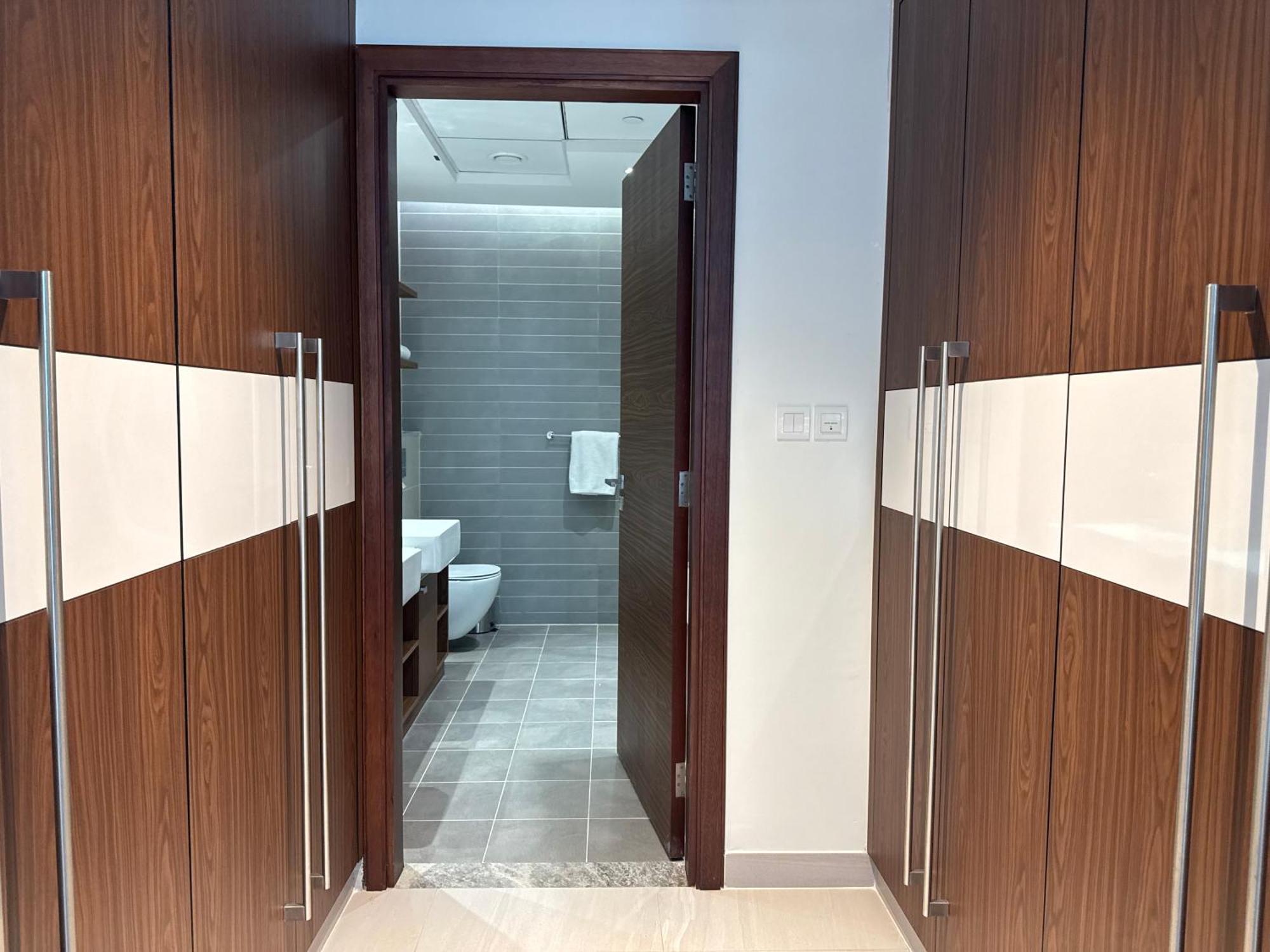 Ashri Luxe Spacious Near Metro, Frame Apartamento
