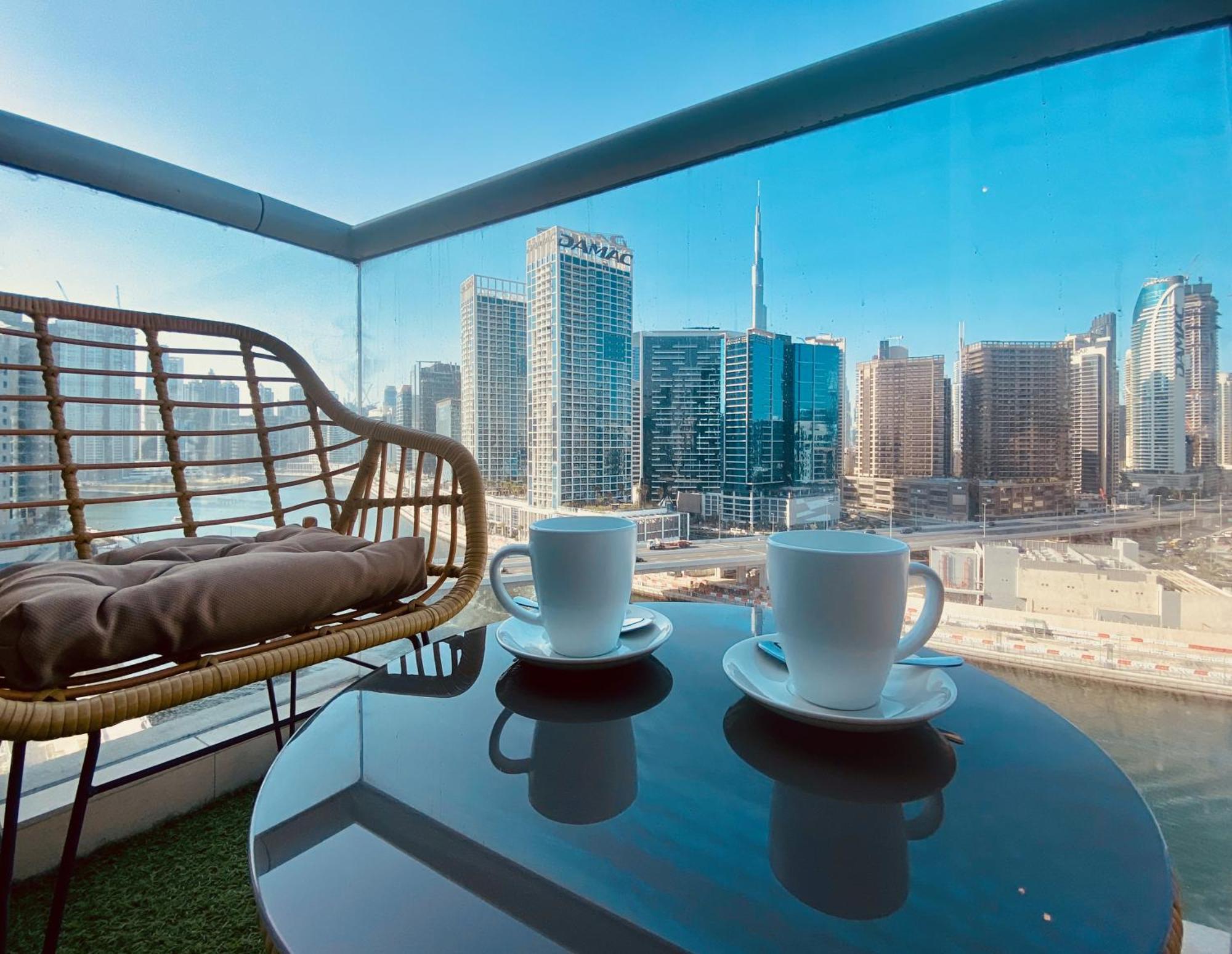 Canal View Comfort Business Bay *