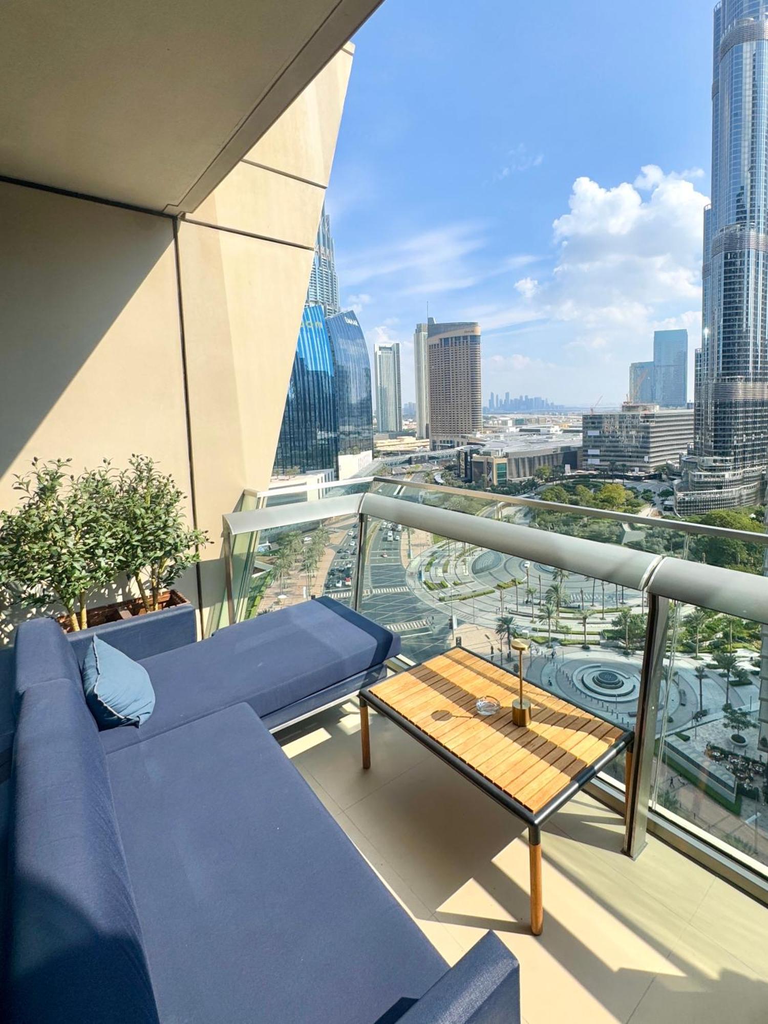 Burj Vista Luxury 2br ,full Burj Khalifa View ,direct Mall & Metro Access Appartement Dubaï
