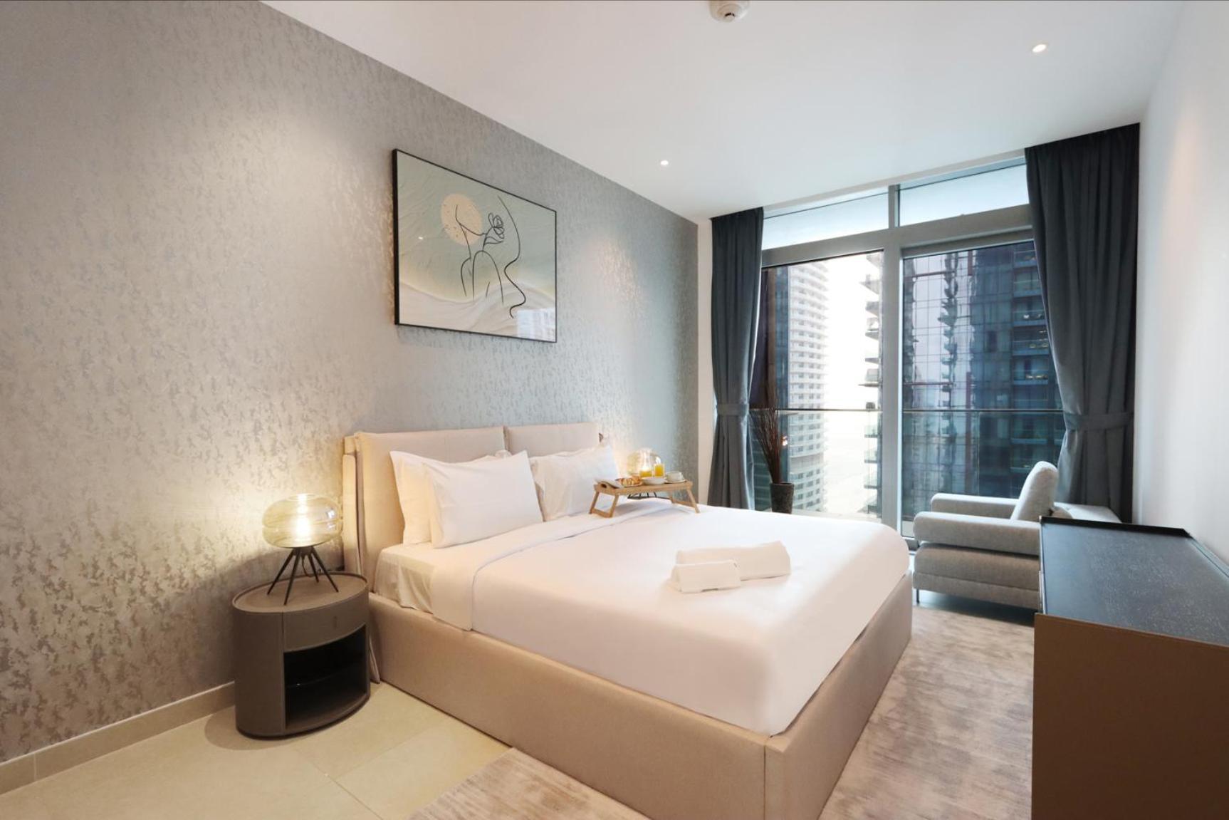 Luxury 2br Waterfront Oasis In Marinagate - Livbnb Apartment