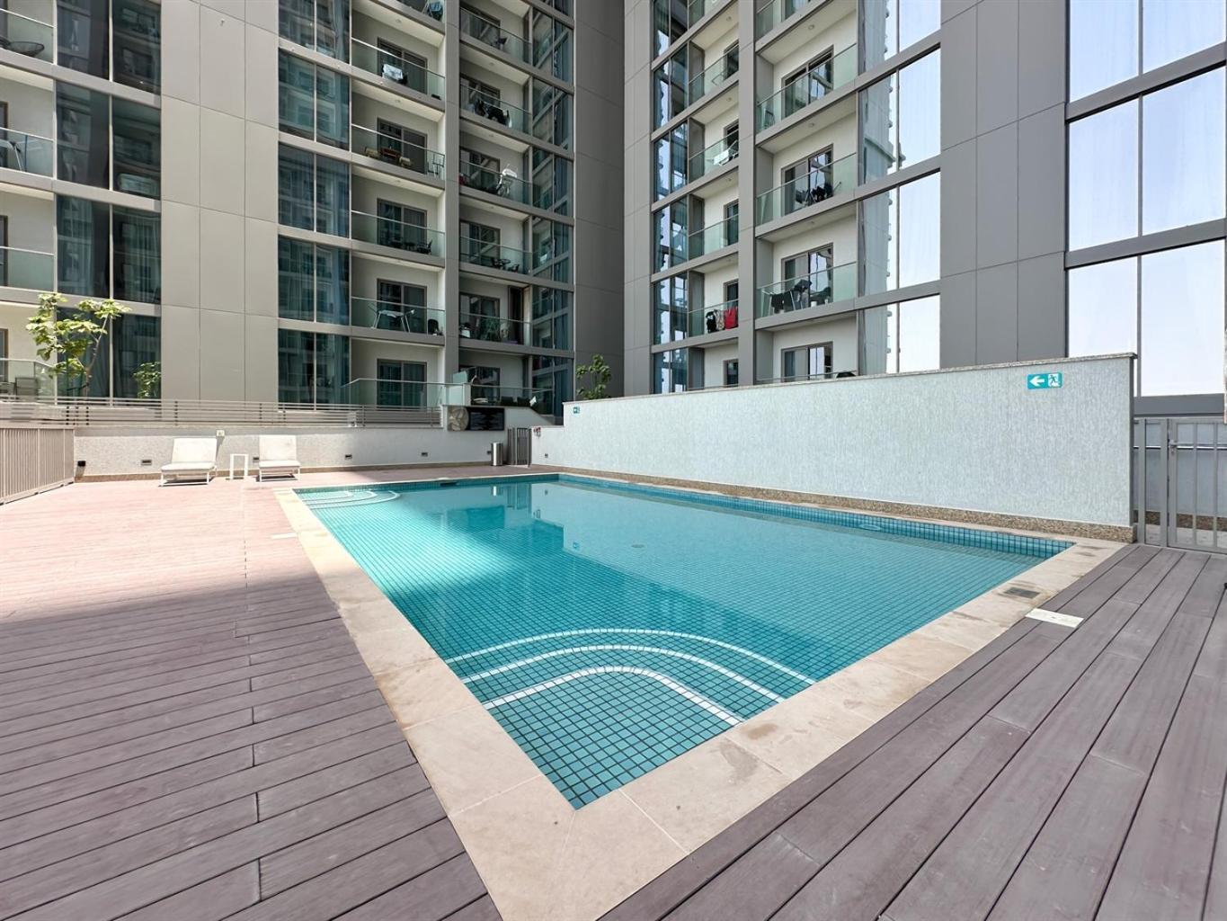 Trophy-live In Style Artistic Flair Unit * Dubai