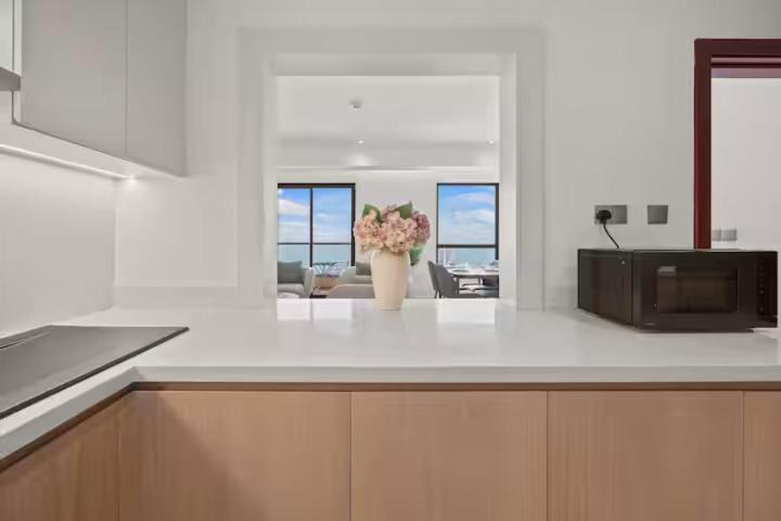 Luxury 2br In Jbr, Full Sea And Eye View Appartement *