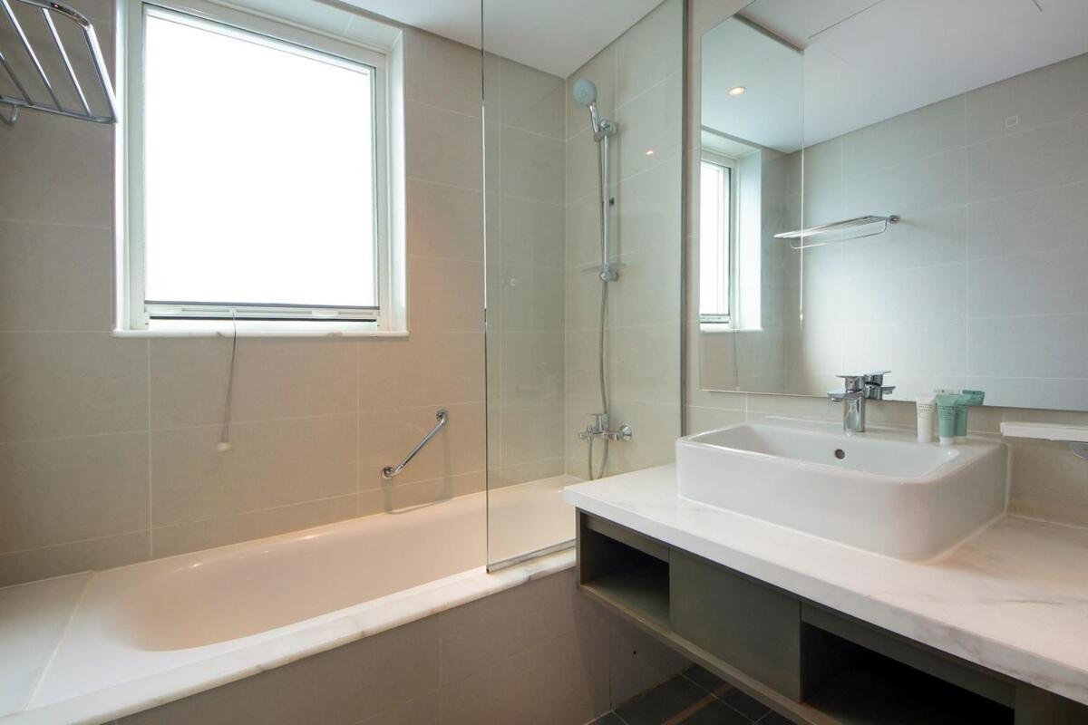 Exclusive 2br Damac Prive With Balcony & Canal View *
