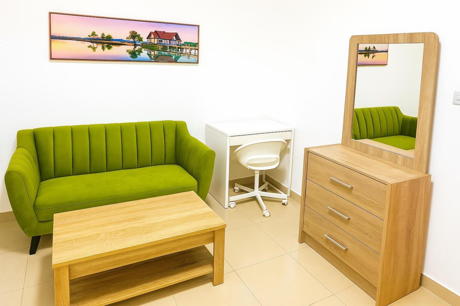 Masters And Double For Girls Only In Marina, Apartment
