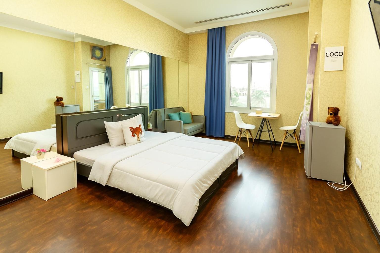 Apartment Masters And Double For Girls Only In Marina, Dubai