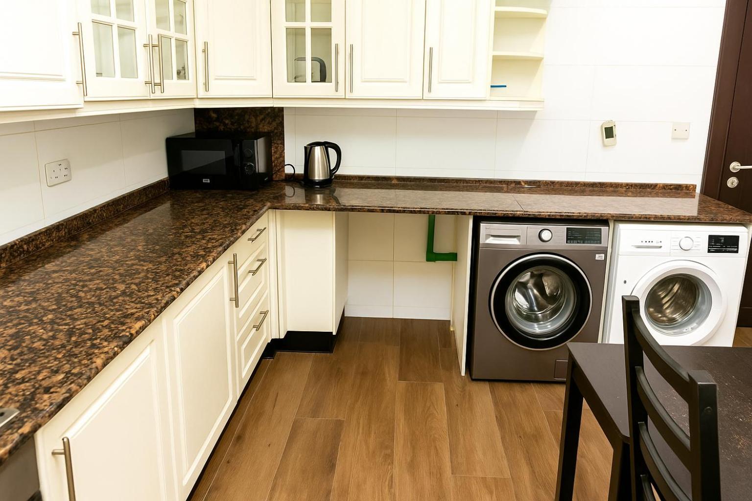 Apartment Masters And Double For Girls Only In Marina, *