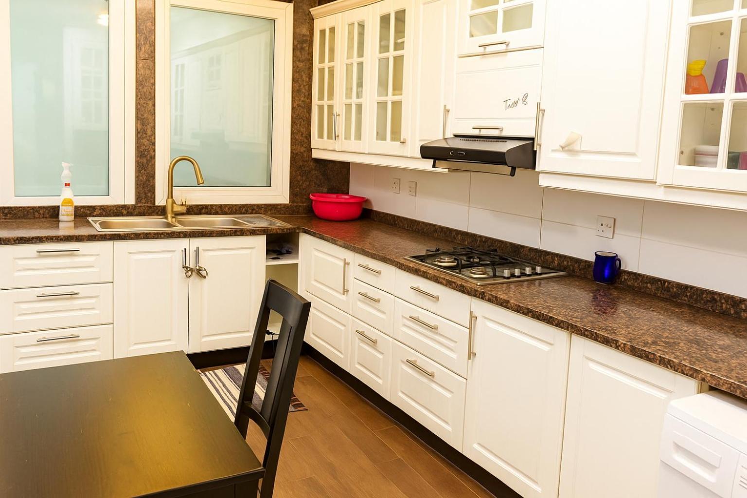 Apartment Masters And Double For Girls Only In Marina, *