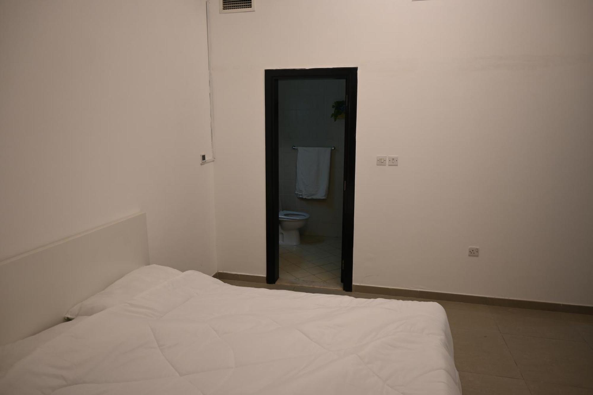 Great Marina Beach-Front Whole Flat With Amazing View, Many Activities & En-Suite Rooms