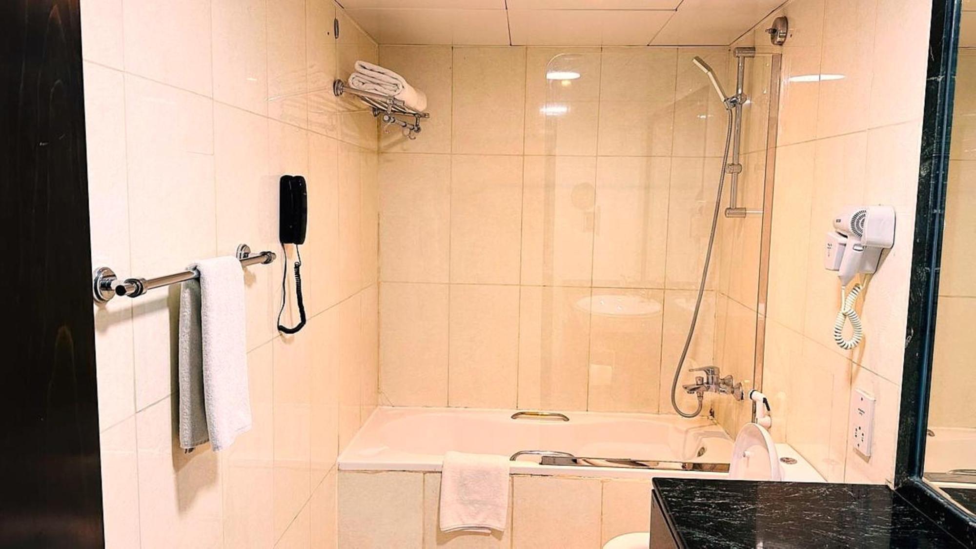 Hotel J5 Bur