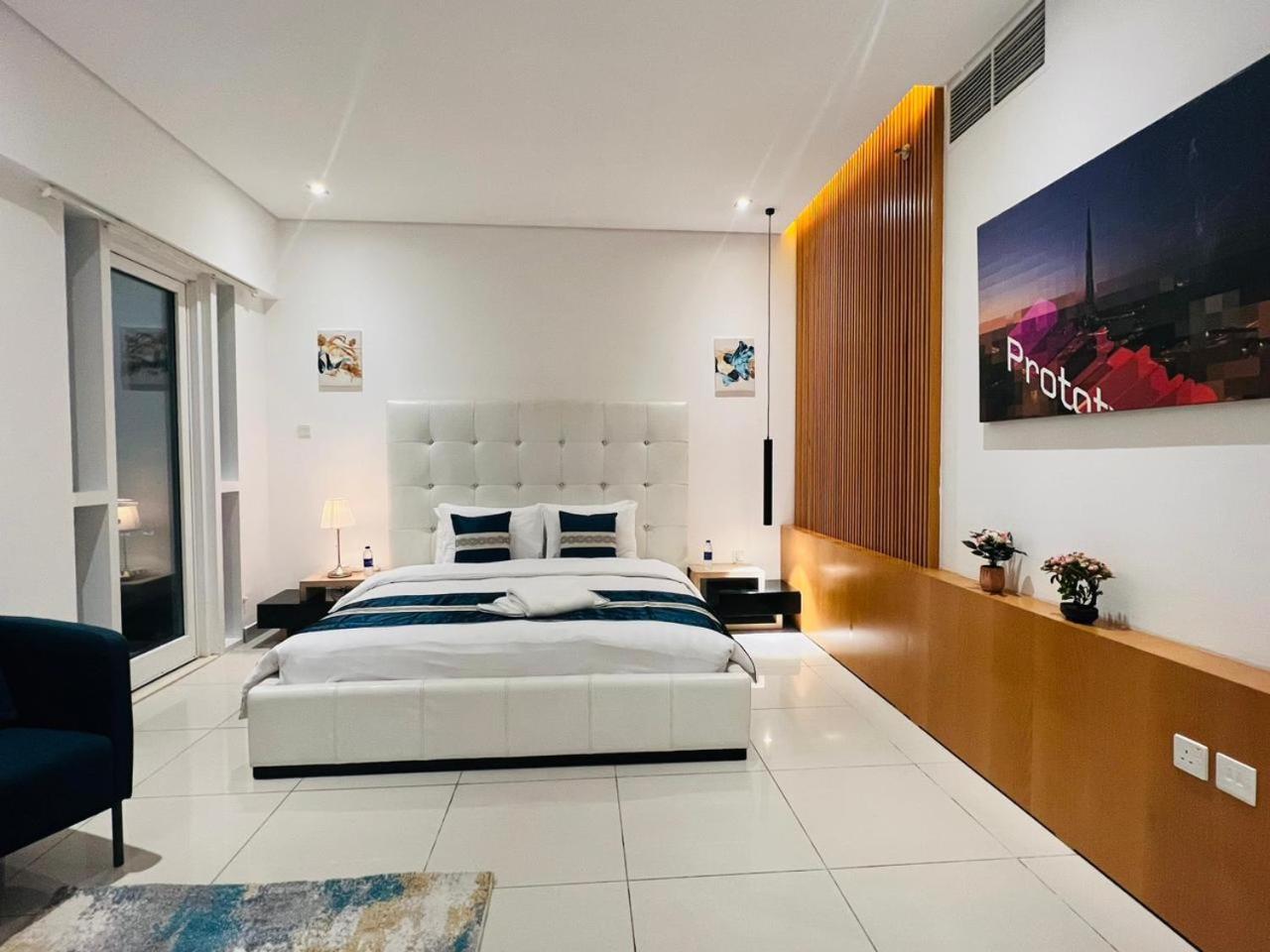 Private In 3 Bedroom Skynest Homes Marina Pinnacle * Dubai