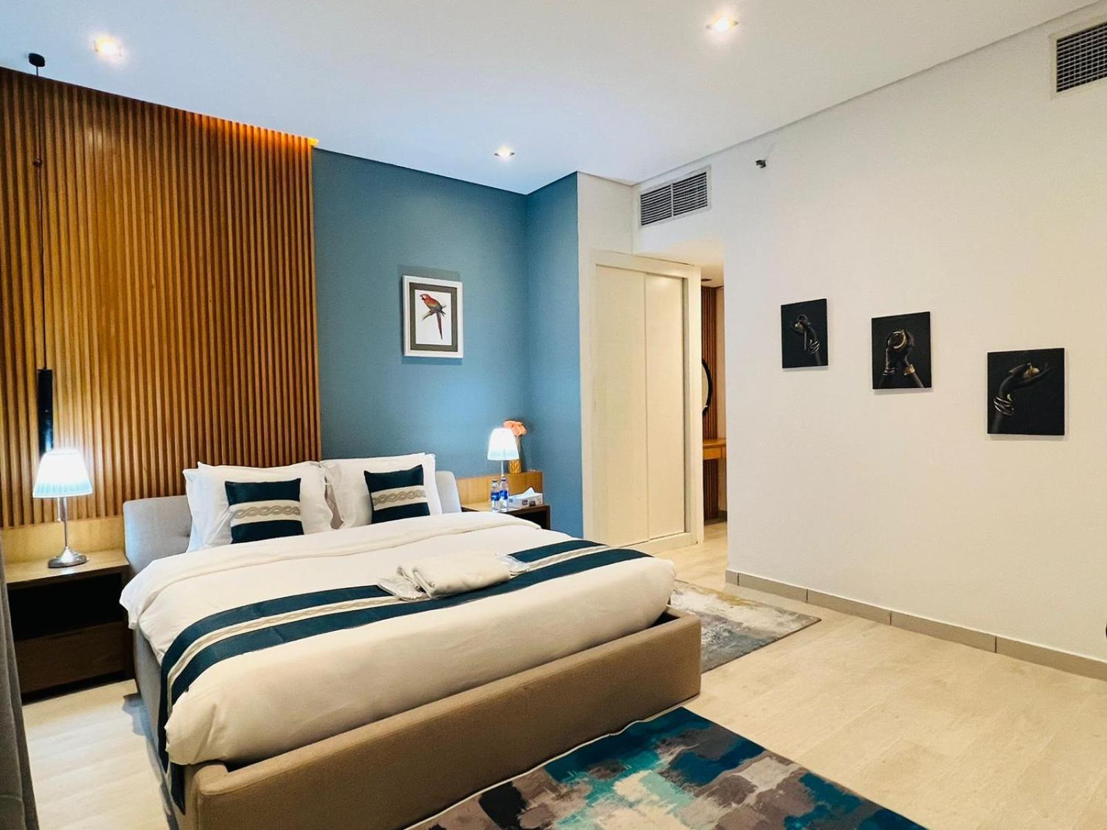 Private In 3 Bedroom Skynest Homes Marina Pinnacle